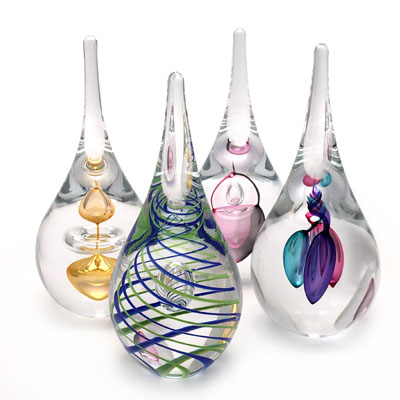 Unique Bohemia Glass pieces. Choose from an offer of several sets of coloured glass paperweights in drop shape.